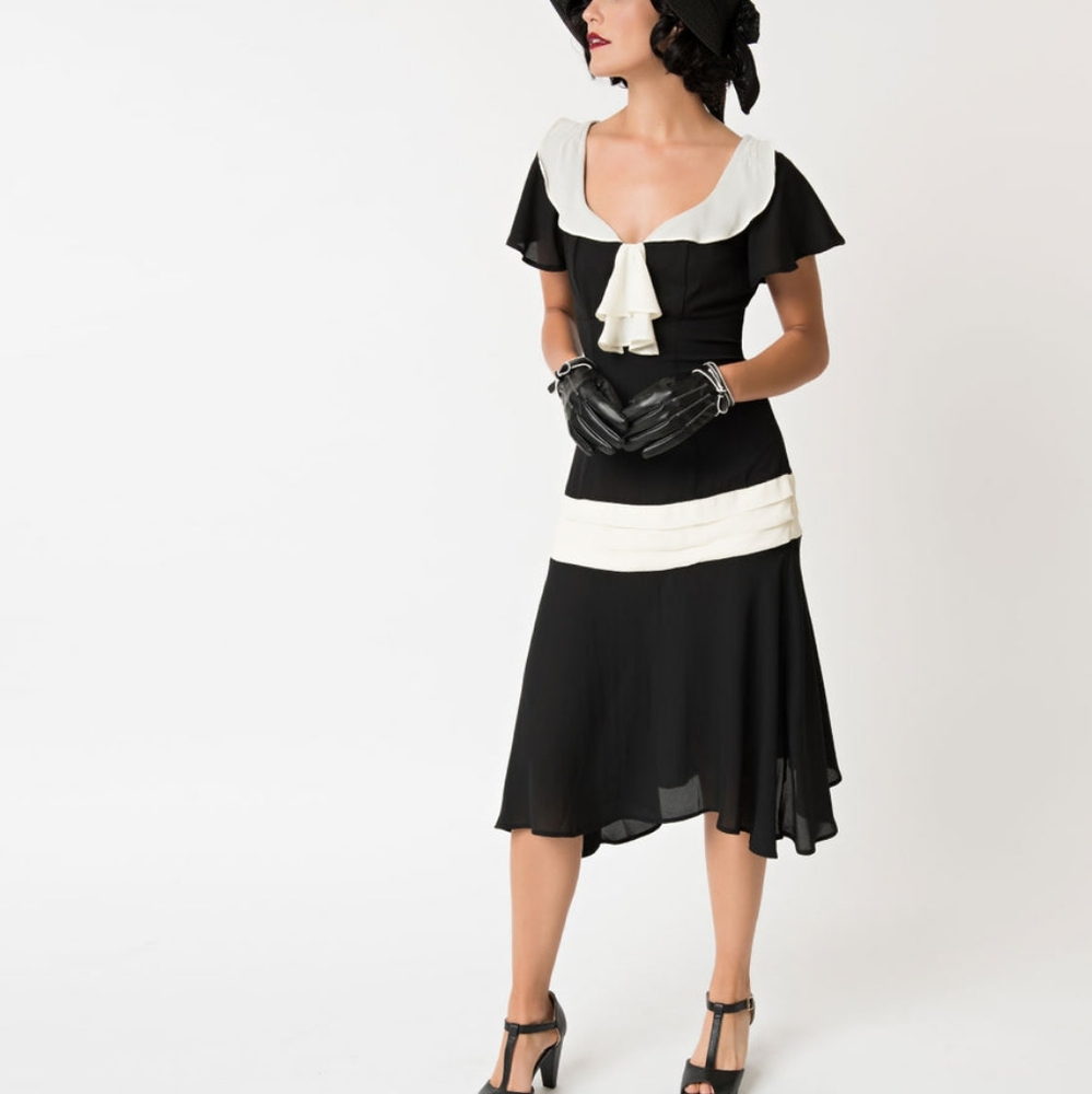 Unique Vintage 1920s Black & Cream Wilshire Flapper Day Dress XS